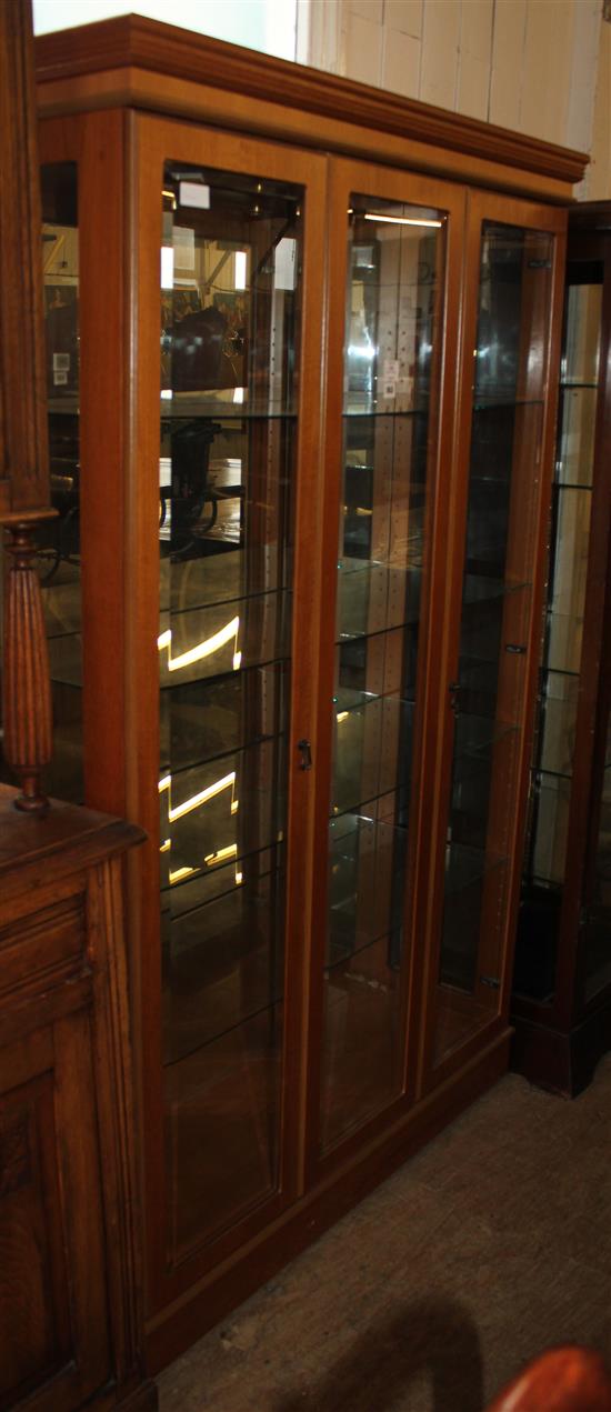 Shop display cabinet(-)